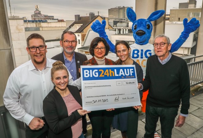 Spendenübergabe BIG-24h-Lauf